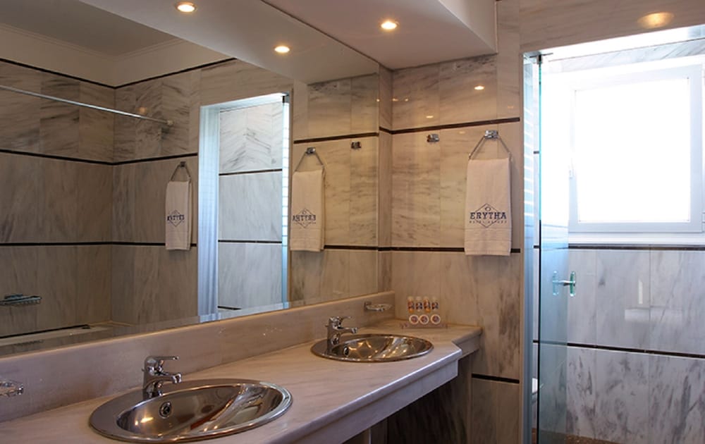 Superior Suite (Sea Front) photo 3