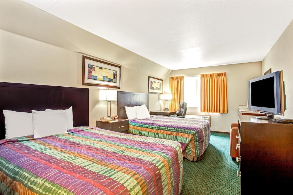 Room, 2 Queen Beds, Accessible, Non Smoking - Photo 2