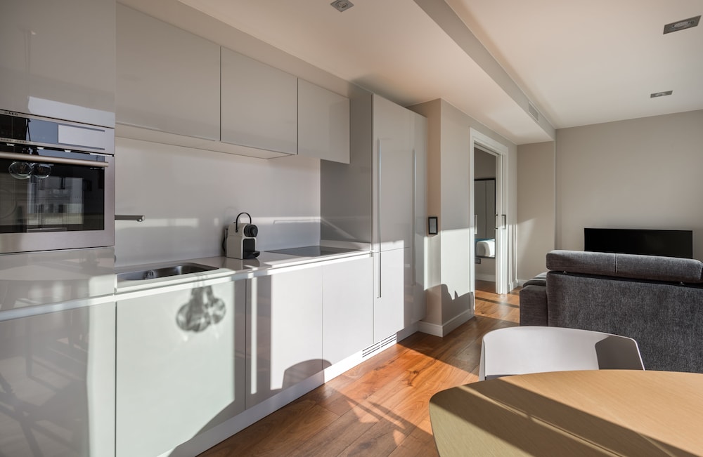 City Apartment, 1 Bedroom, Terrace, City View - Photo 9