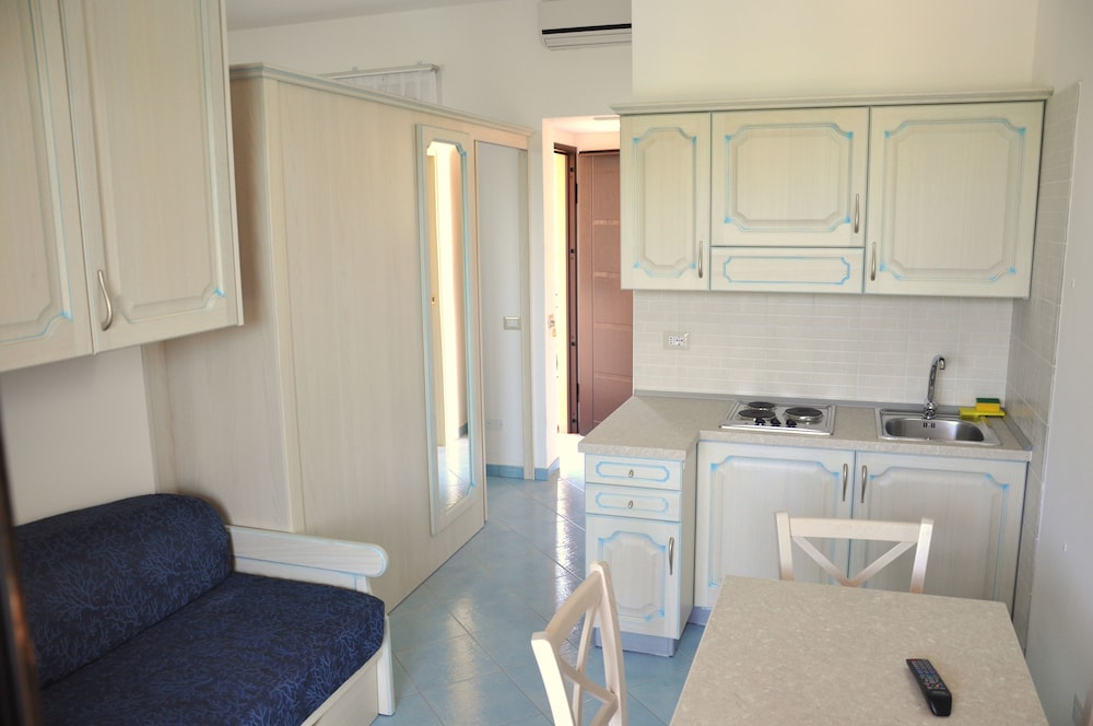 Studio, 1 Double Bed, Garden View