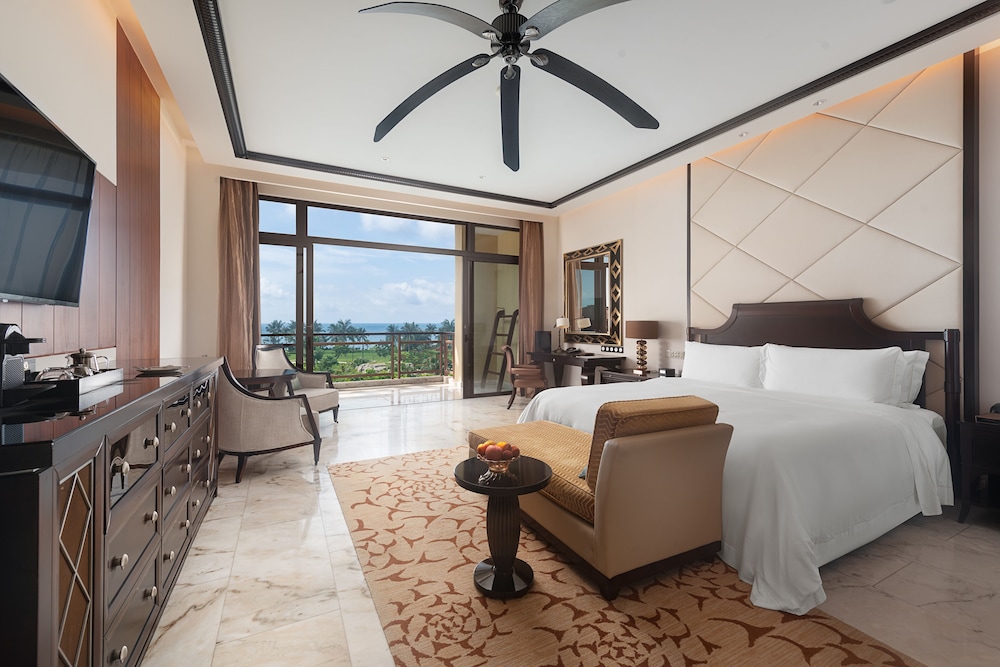 Premium Room, 1 King Bed, Ocean View, Oceanfront - Photo 7