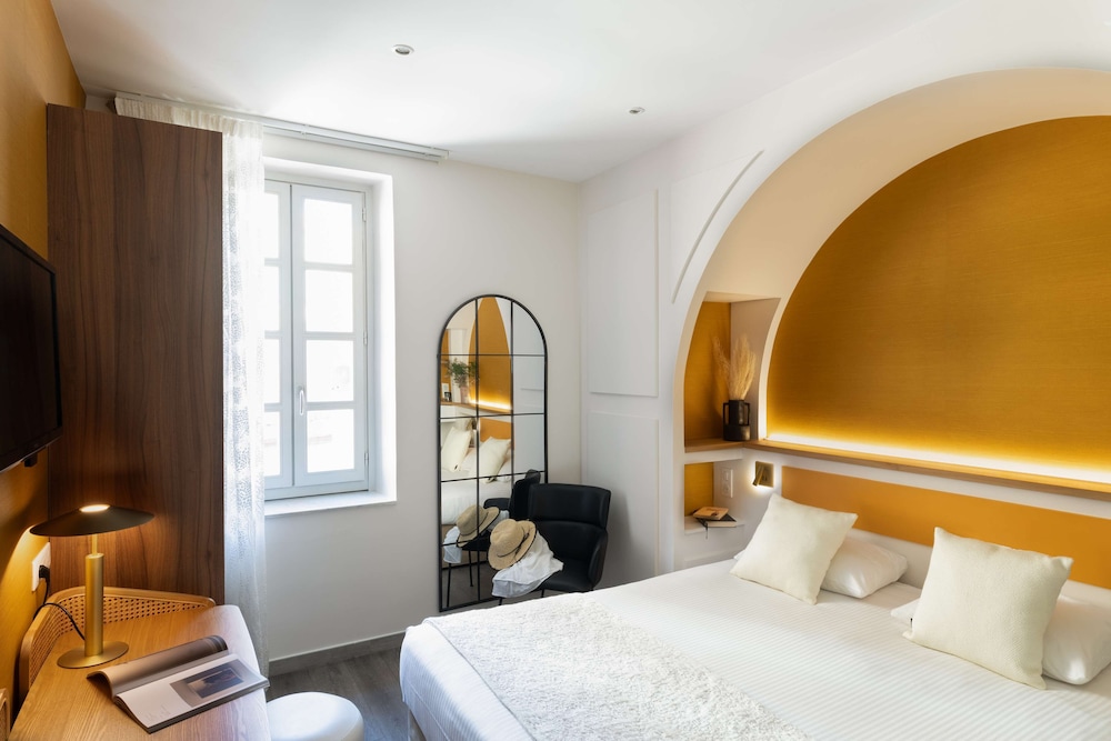 Comfort Room, 1 Queen Bed, Non Smoking