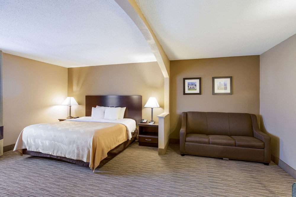 1 King Bed, 1 Bedroom Suite, Non Smoking photo 1