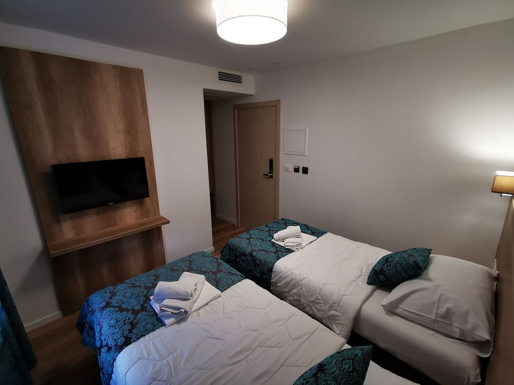 Comfort Room photo 2