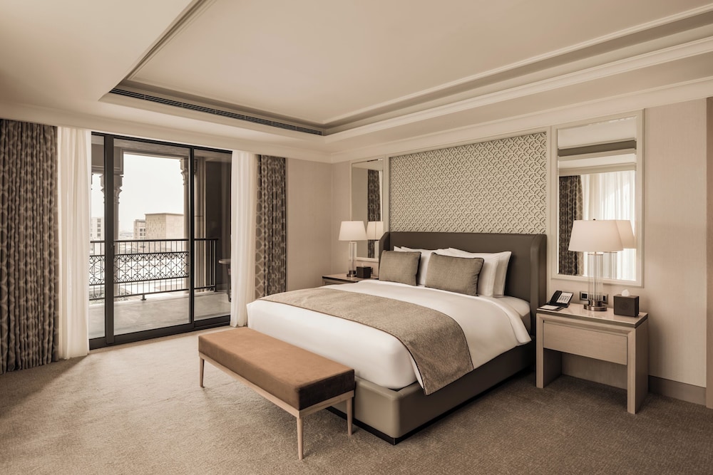 Junior Suite, 1 King Bed, City View photo 1