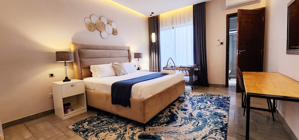 Luxury Apartment photo 2