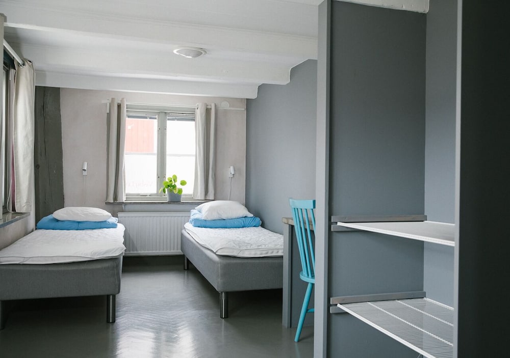 Twin Room, Shared Bathroom