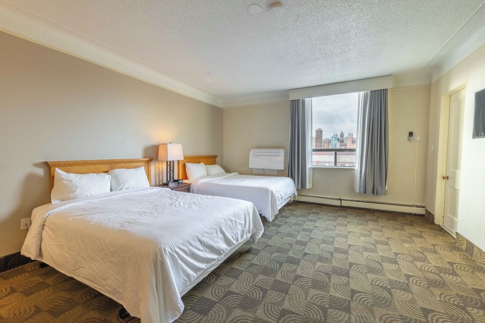 Single Room, 2 Queen Beds, City View photo 1