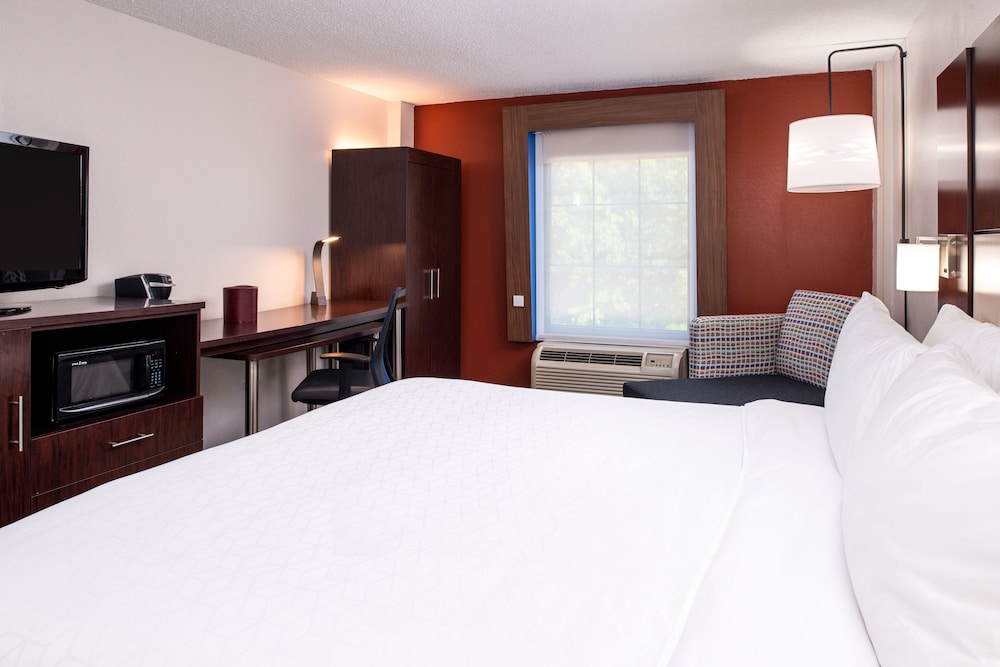 Standard Room, 1 King Bed, Accessible Bathtub (Hearing, Mobility Tub) - Photo 3