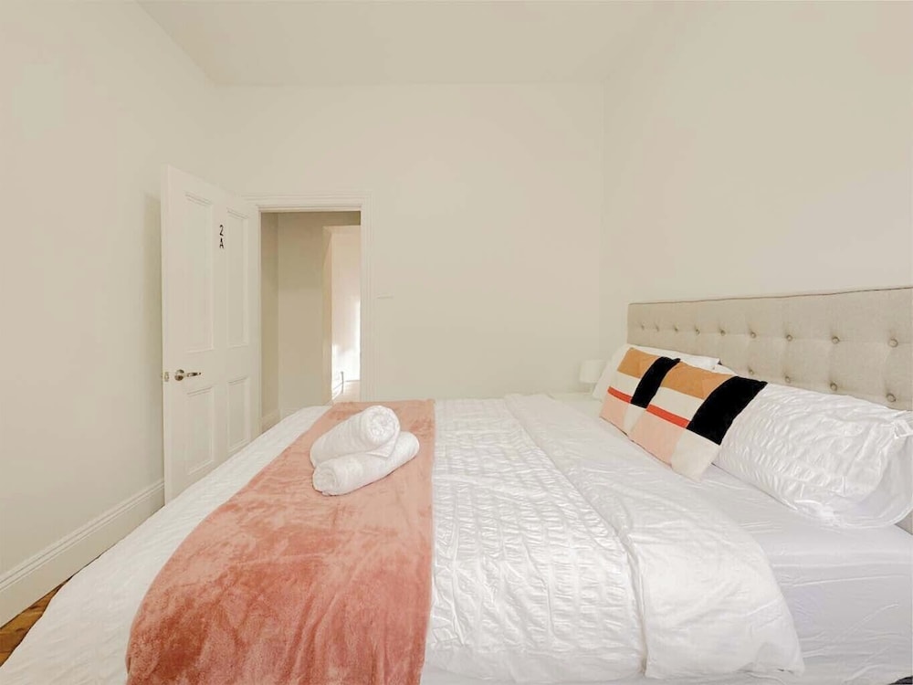 City Room photo 3