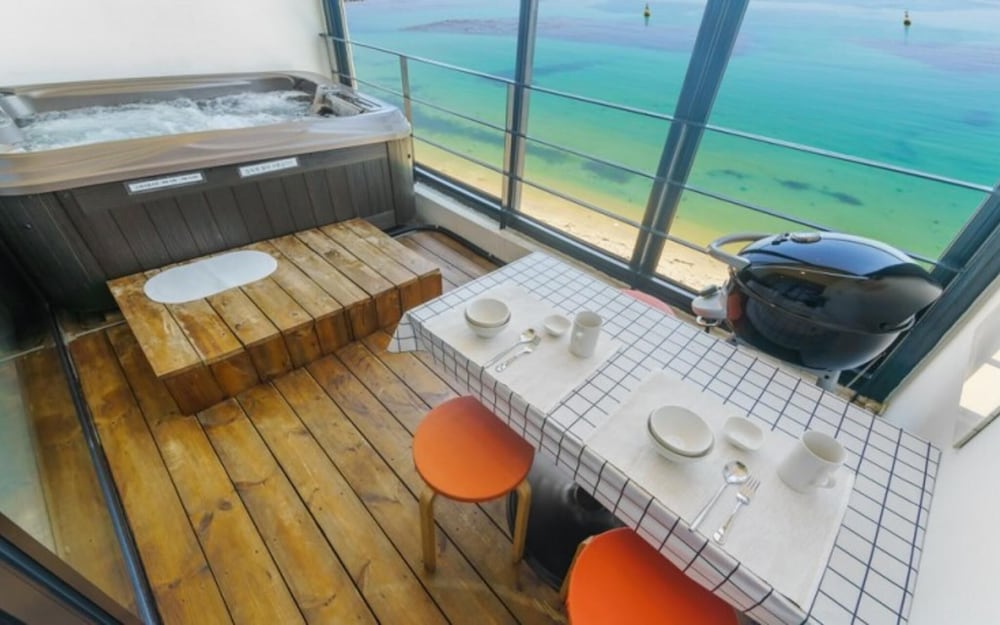 Room (LUXURY (Spa Duplex)) - Photo 2