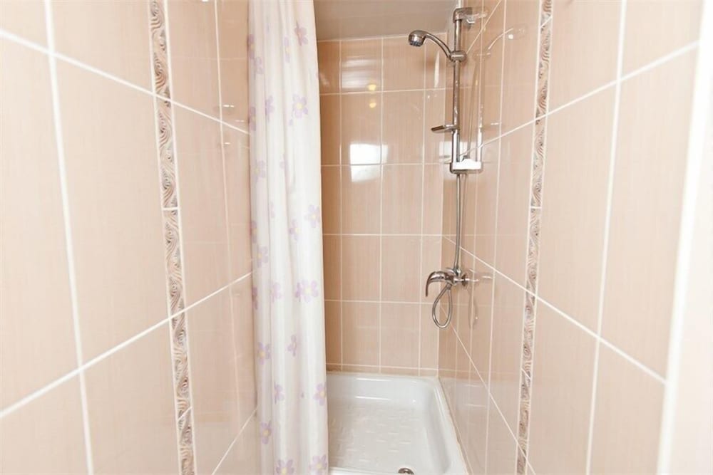 Economy Single Room, Shared Bathroom photo 2