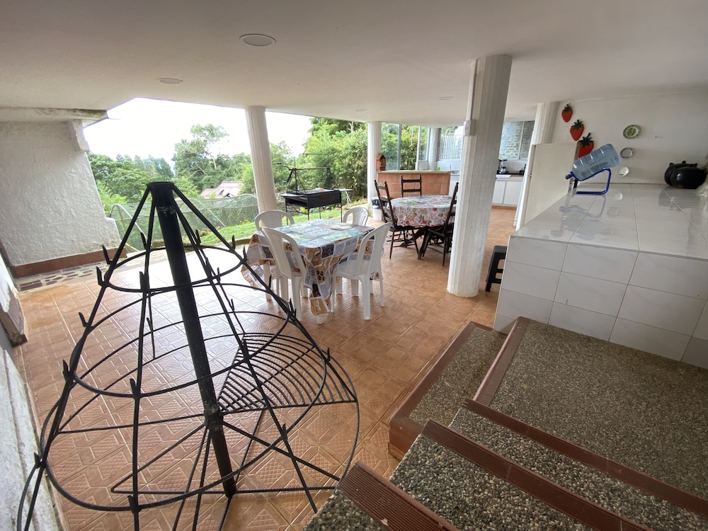 Family Cottage, Multiple Bedrooms, Private Pool, Mountain View photo 3