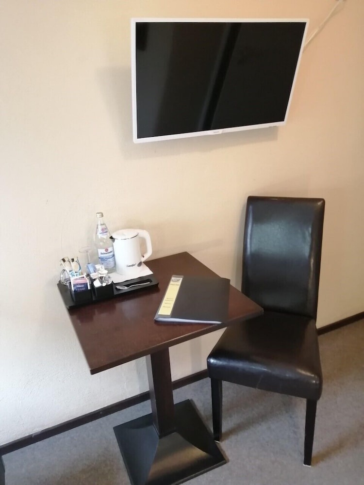 Basic Single Room, 1 Twin Bed photo 2