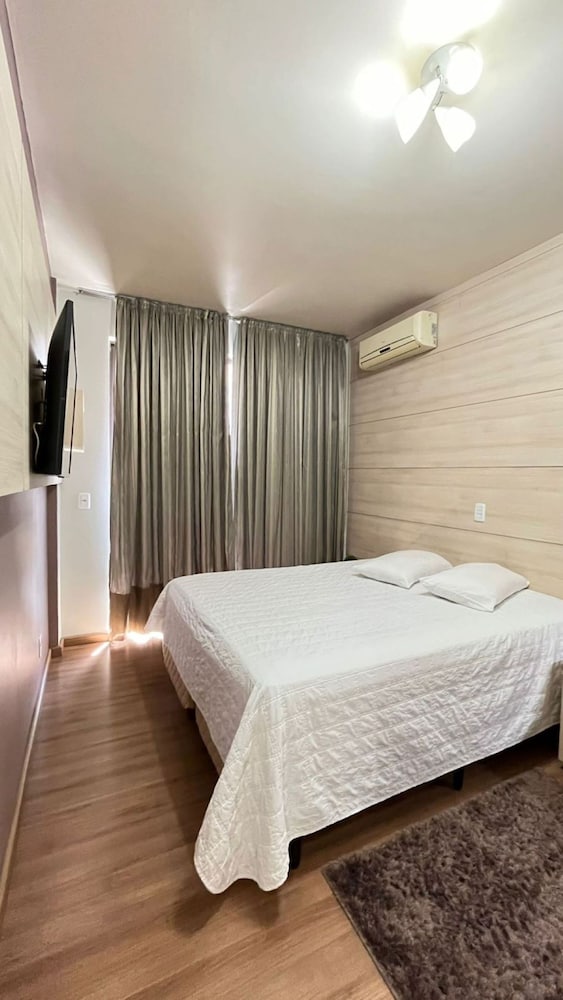 Family Room, 2 Bedrooms, Jetted Tub, City View photo 1