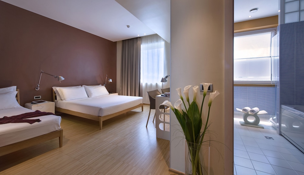 Classic Room, Multiple Beds - Photo 4