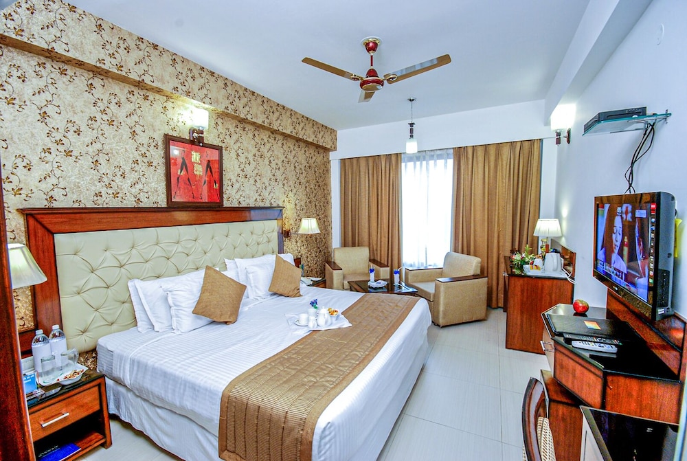 Pool View Executive AC Room - Photo 1