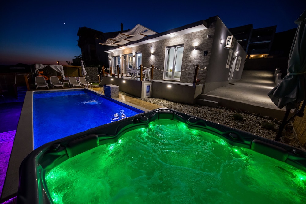 Luxury Villa, 4 Bedrooms, Private Pool, Sea View photo 1
