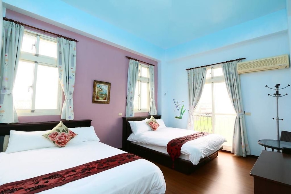 Quadruple Room, Mountain View photo 2