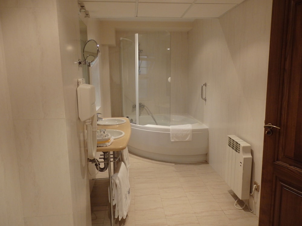 Suite - Photo 8