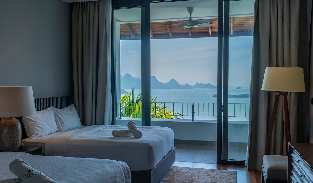 Luxury Villa, Sea View photo 3