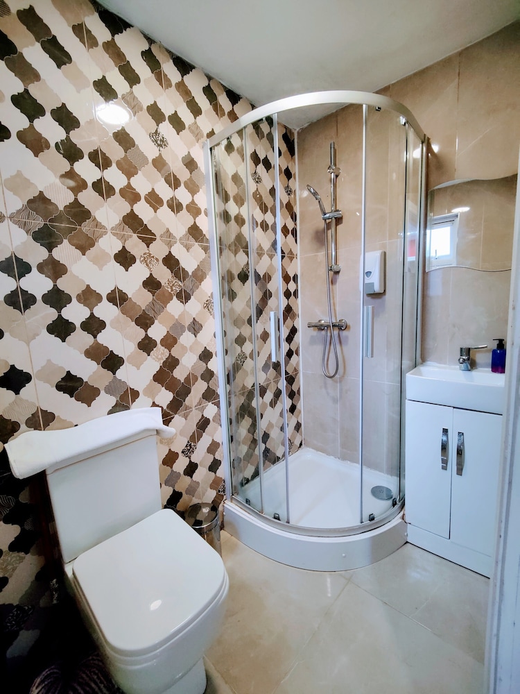 One Bedroom Apartment - Photo 7