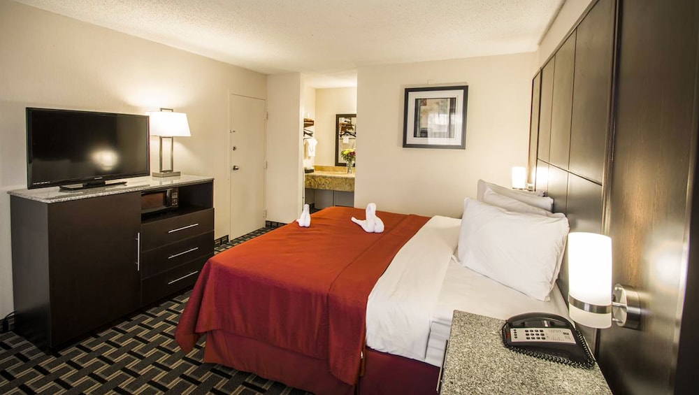 Standard Room, 1 King Bed - Photo 3