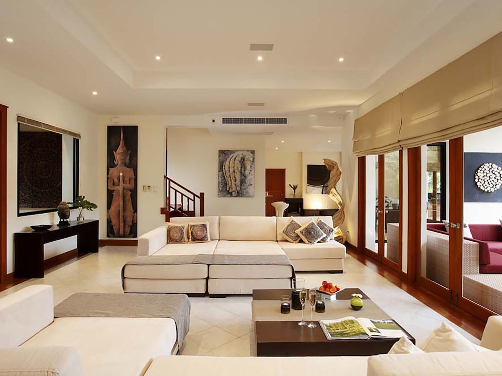 Villa, 6 Bedrooms photo 1