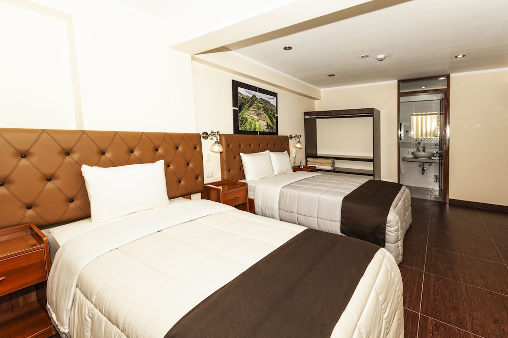 Triple Familiar