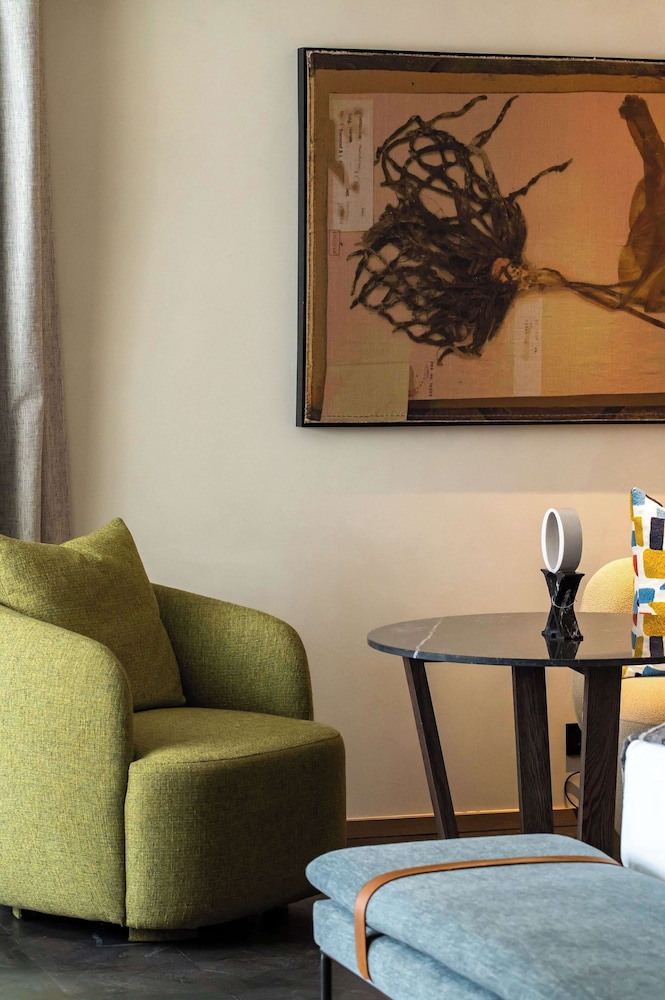 Suite (Rosebank)