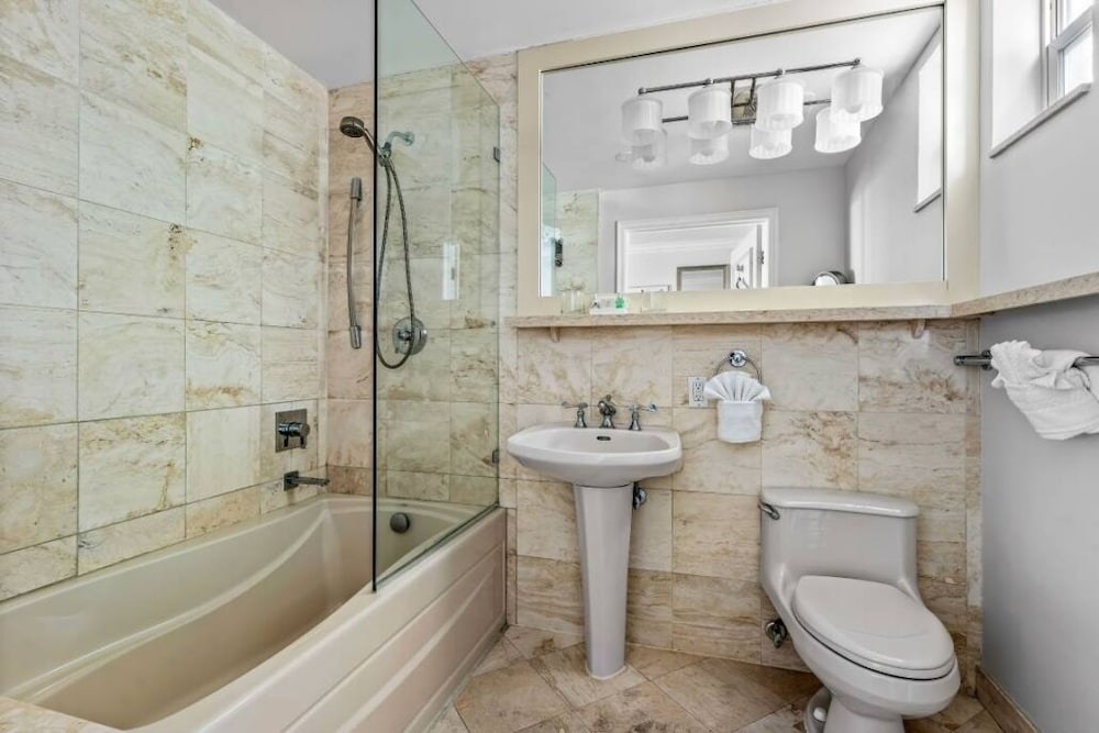 The Intracoastal Suite photo 3