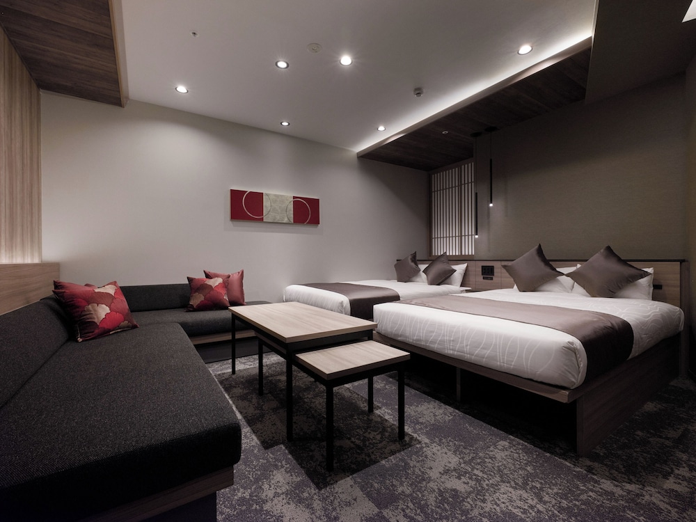 Room (Grand Corner Suite) photo 1