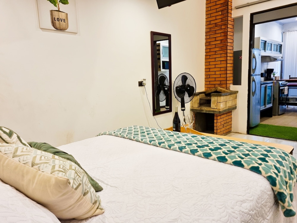 Exclusive Studio, 1 Queen Bed, Kitchen photo 2