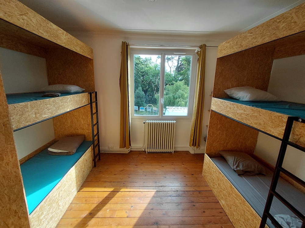 Basic Quadruple Room, Multiple Beds photo 1