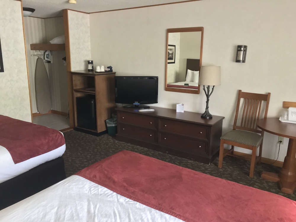 Standard Room, 2 Queen Beds, Accessible, Bathtub - Photo 2