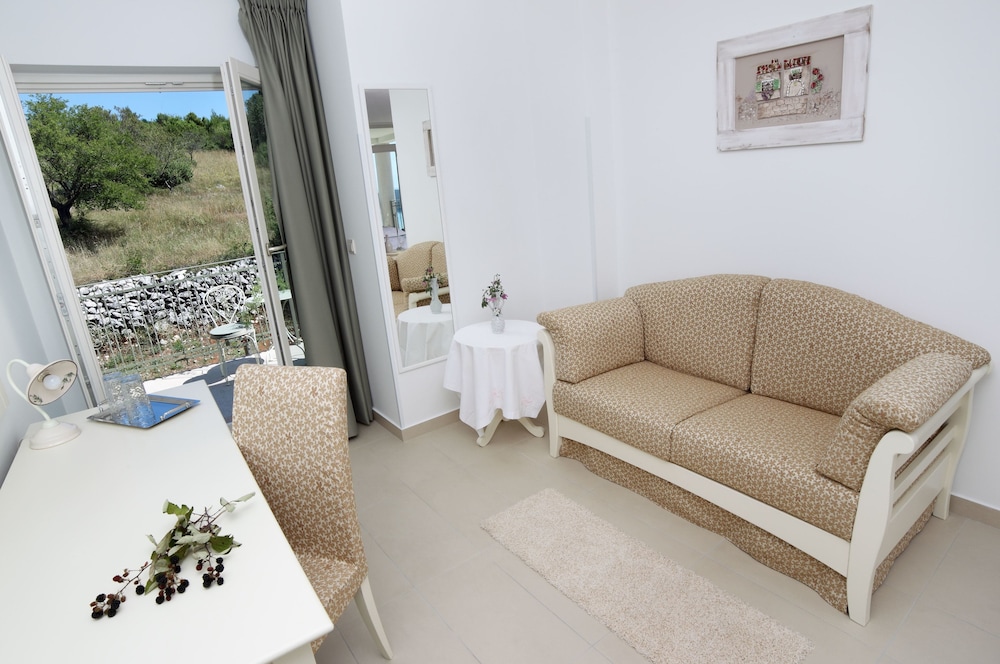 Comfort Double Room, 1 Double Bed, Balcony, Sea View - Photo 6