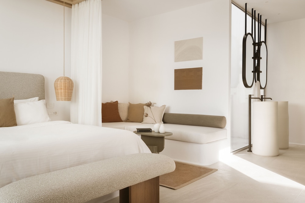 Junior Pool Suite - Photo 6