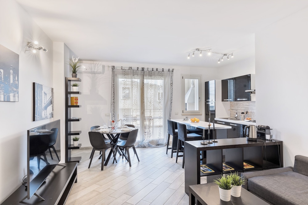 Elite Apartment photo 1