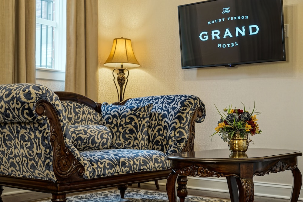 Grand Suite, 1 King Bed photo 1