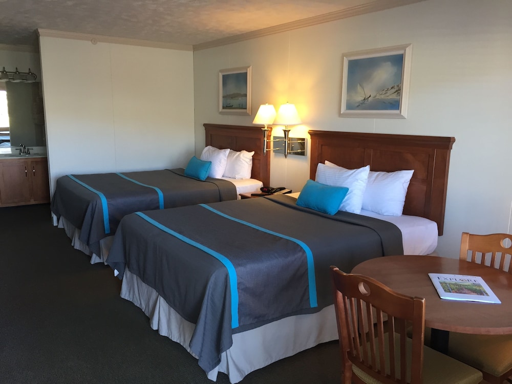 Standard Room, 2 Queen Beds photo 1