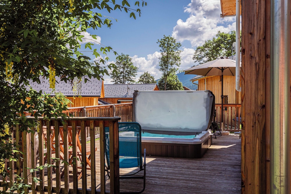 Chalet # 32b  mit 4 Schlafzimmern, IR-Sauna & Whirlpool