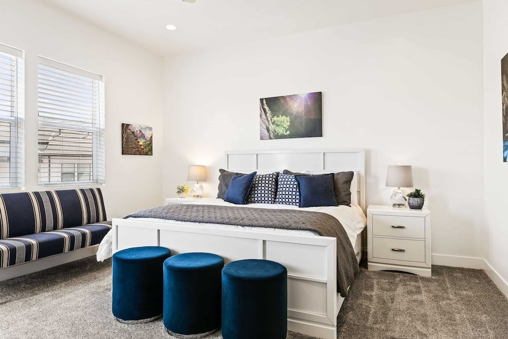 Townhome, 3 Bedrooms photo 2