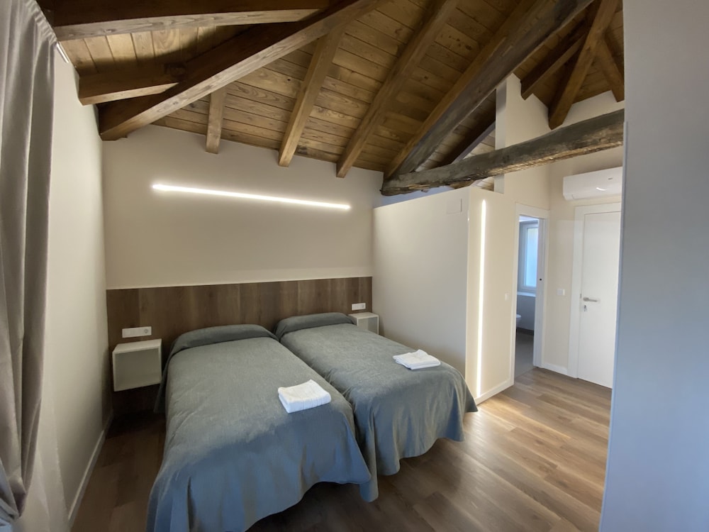 Standard Twin Room photo 2