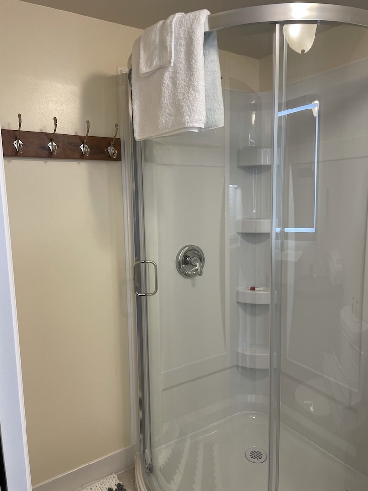 Suite, 1 King Bed, Non Smoking - Photo 4