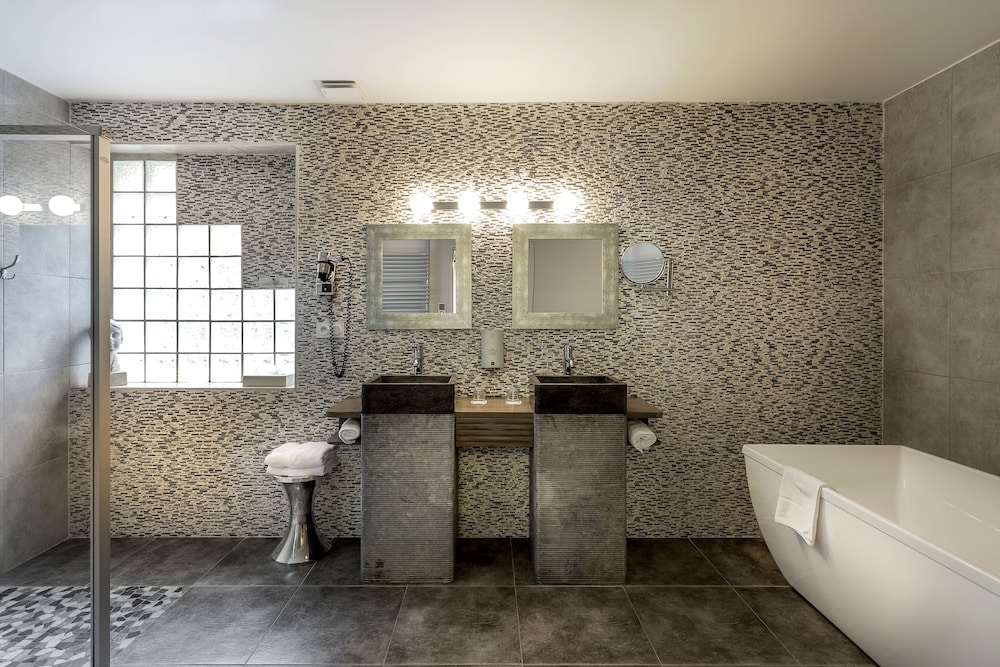 Suite (2 Person) photo 2