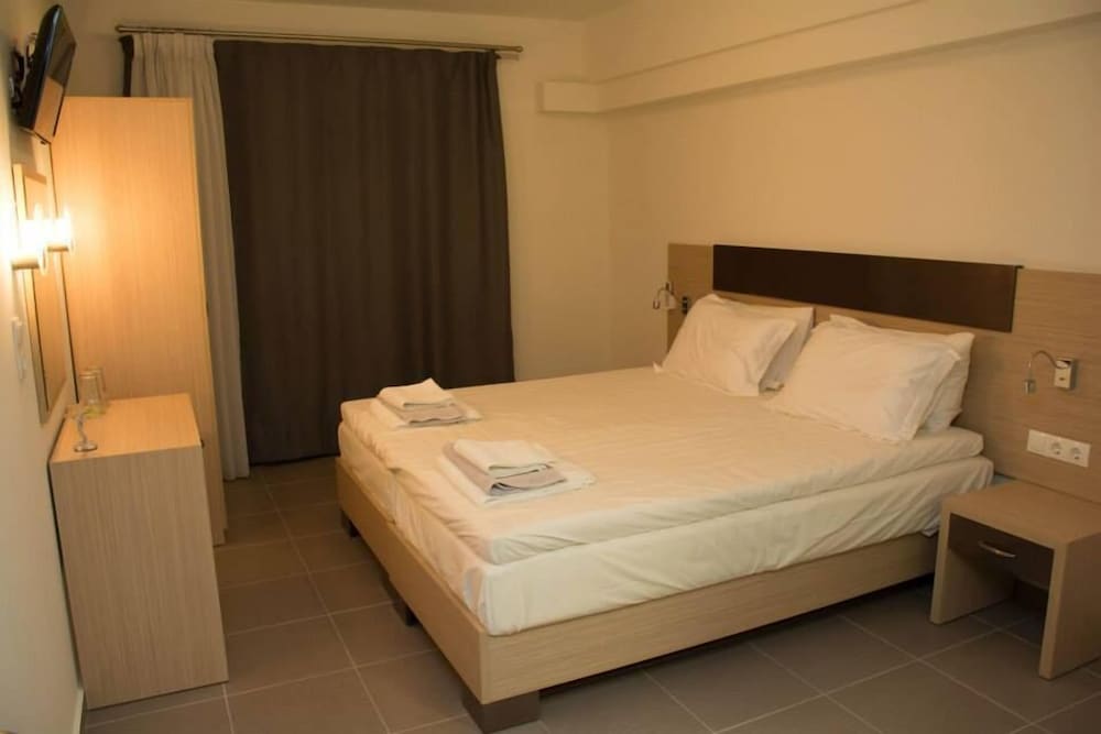 Deluxe Triple Room, Mountain View photo 2
