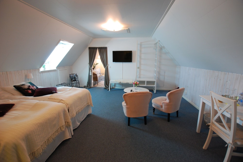 Deluxe Suite