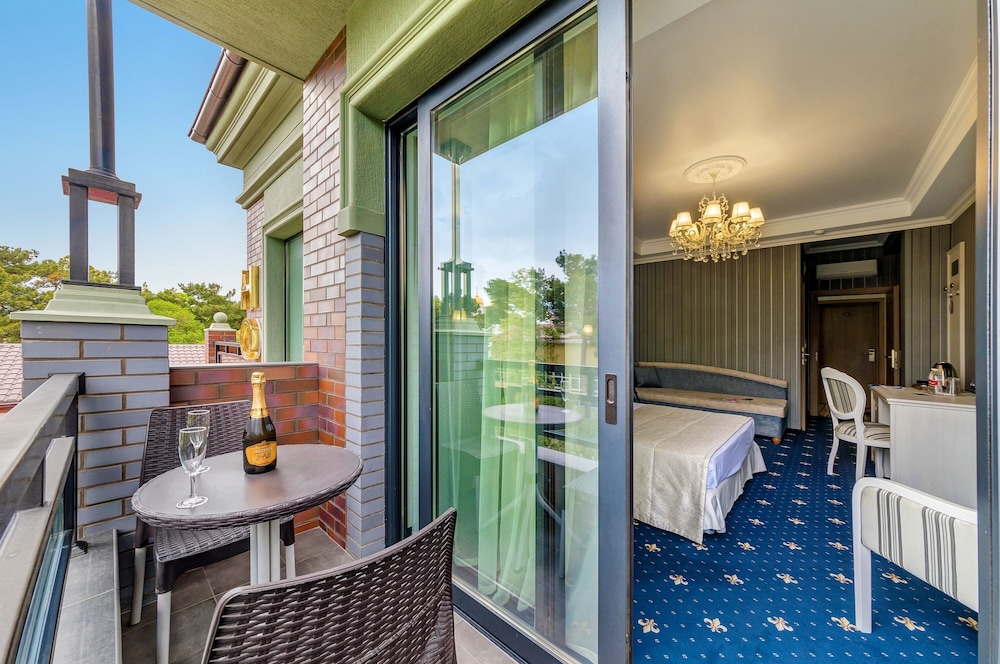 Superior Double or Twin Room photo 2