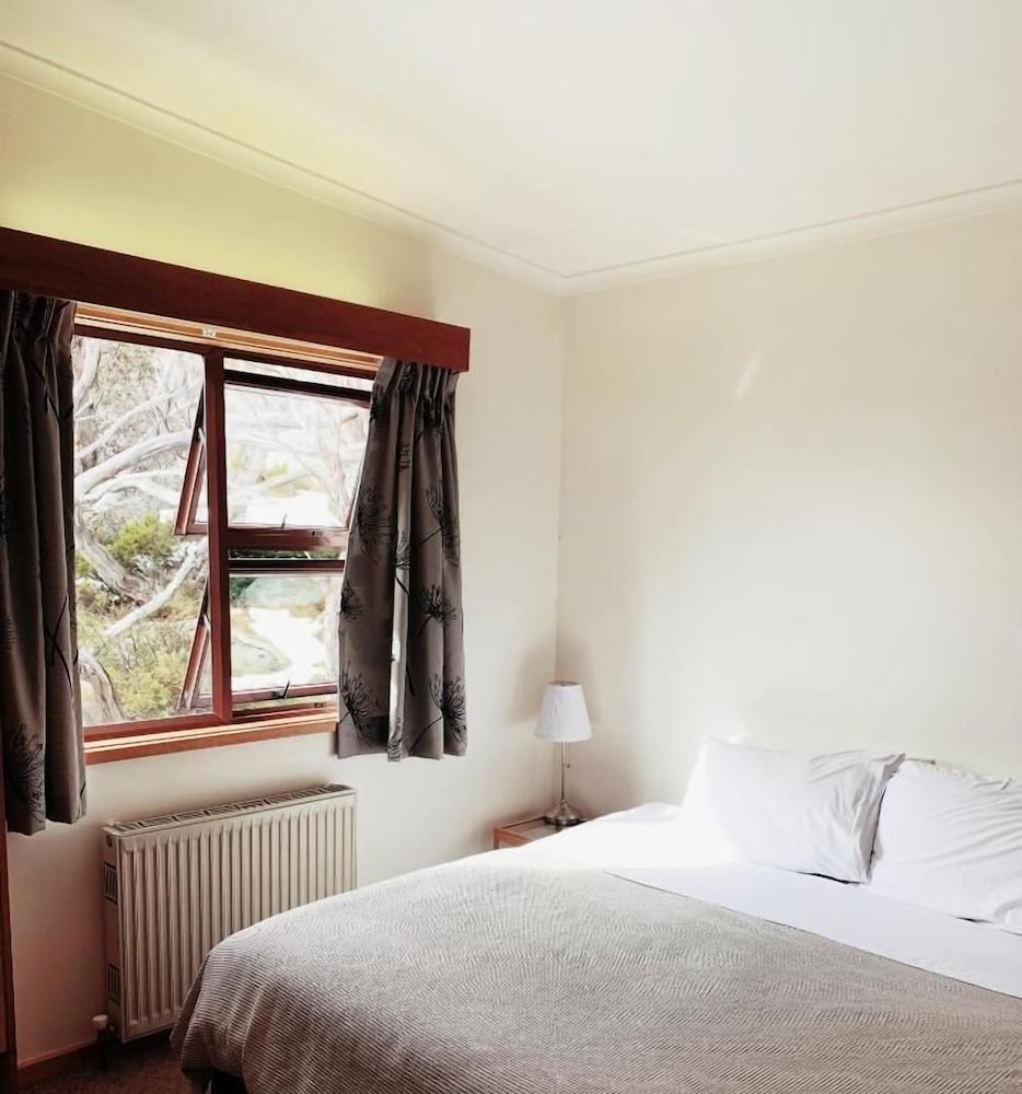 Standard Room, Non Smoking (4 Share Room: 2 Nights) Breakfast, Lunch and Dinner Transfers included photo 2