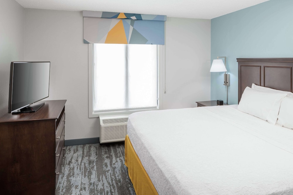 Room, 1 King Bed (Study) - Photo 4